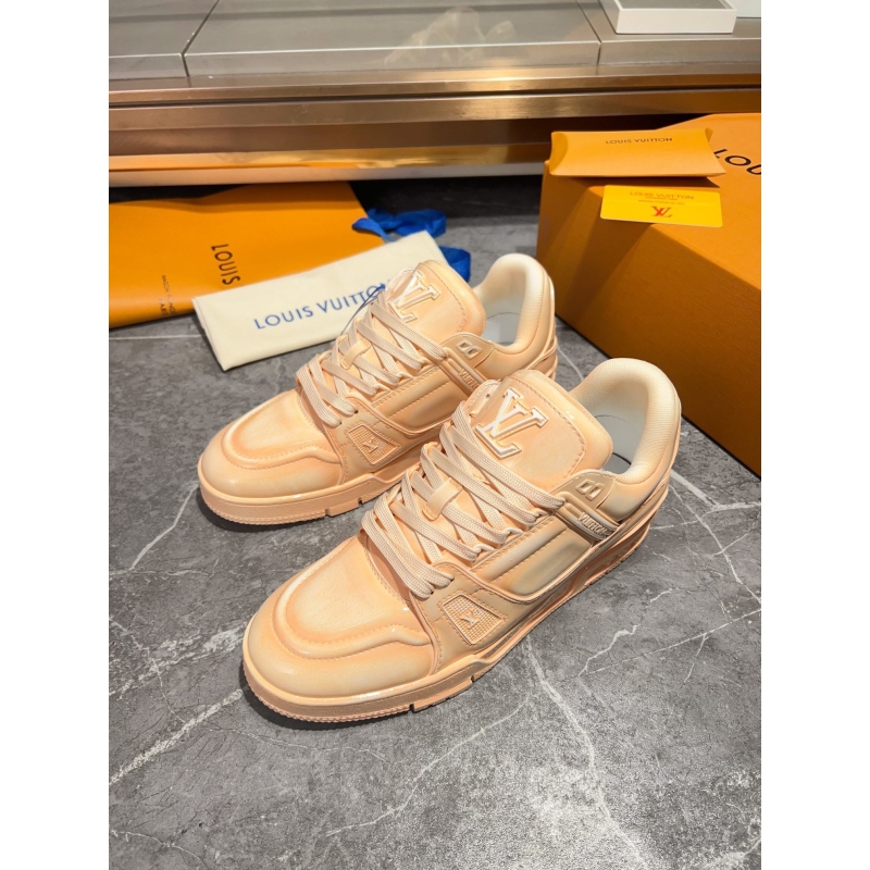 l**is V*t*n sneakers